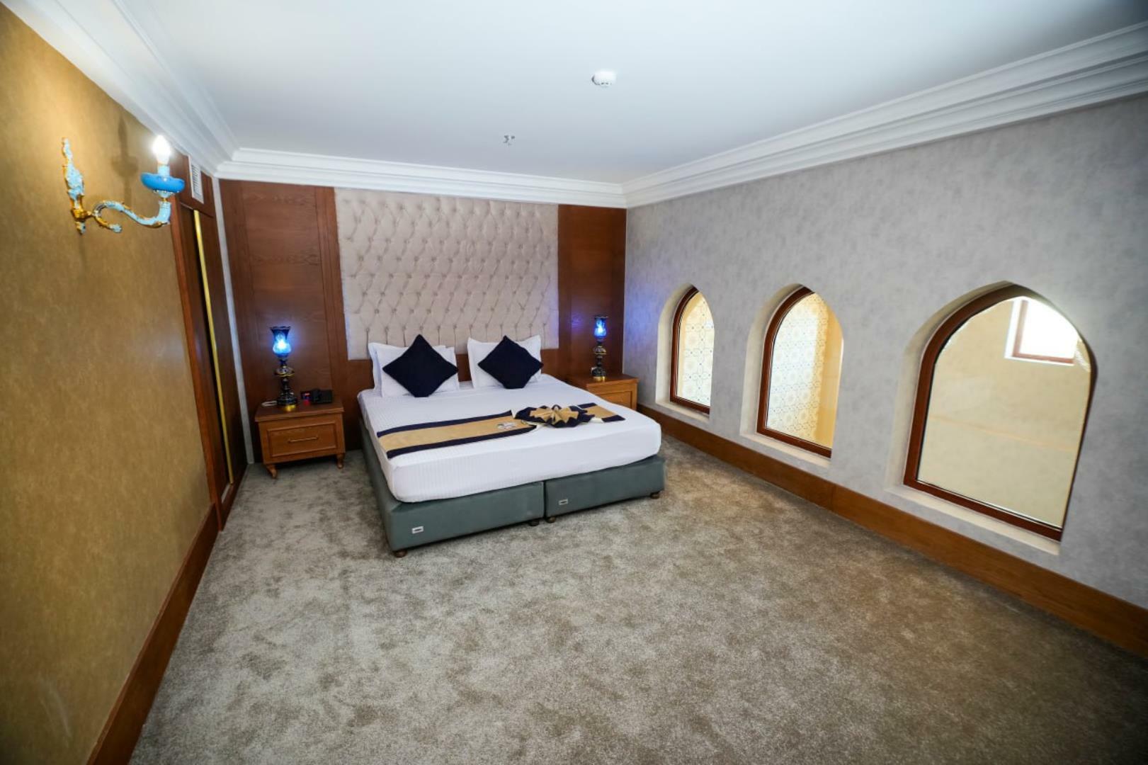 Khursheed-e-Hashtom Rauf Kowsar Hotel