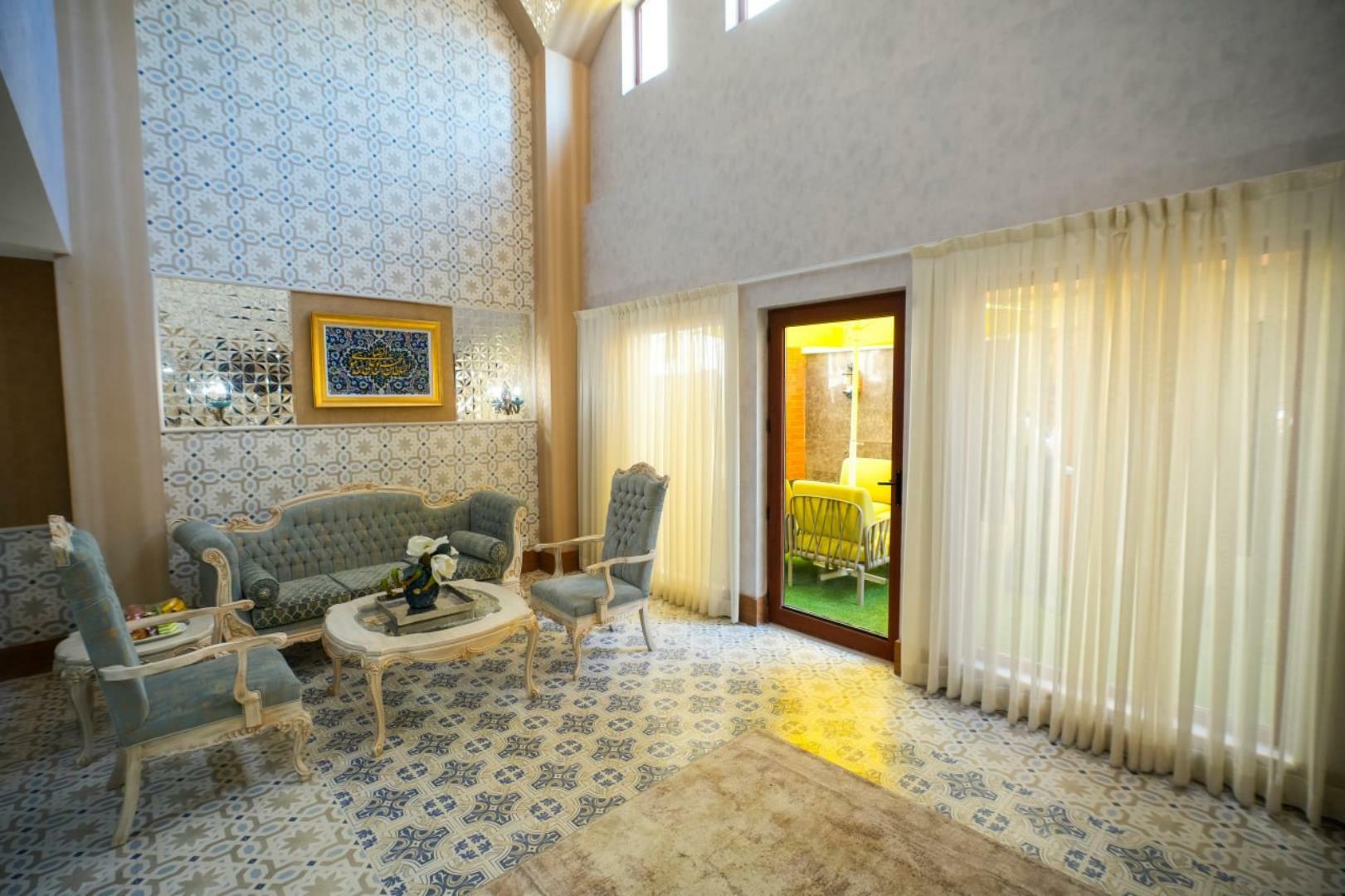 Khursheed-e-Hashtom Rauf Kowsar Hotel