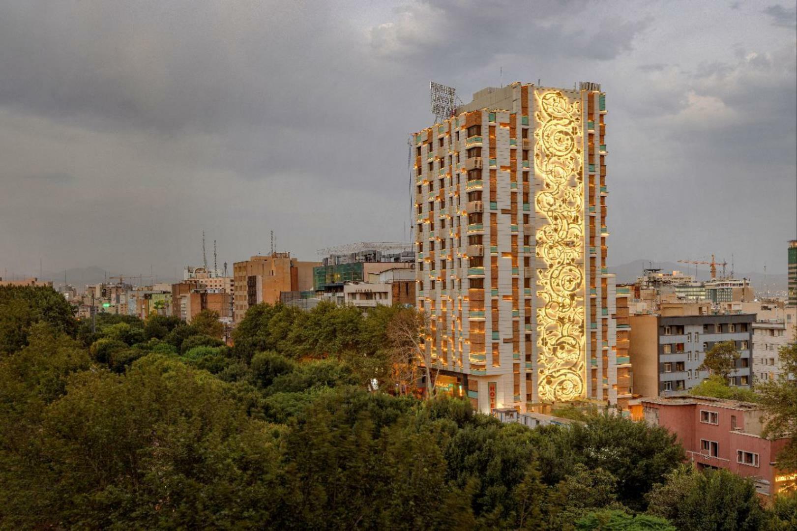 Tehran Royal, Tehran