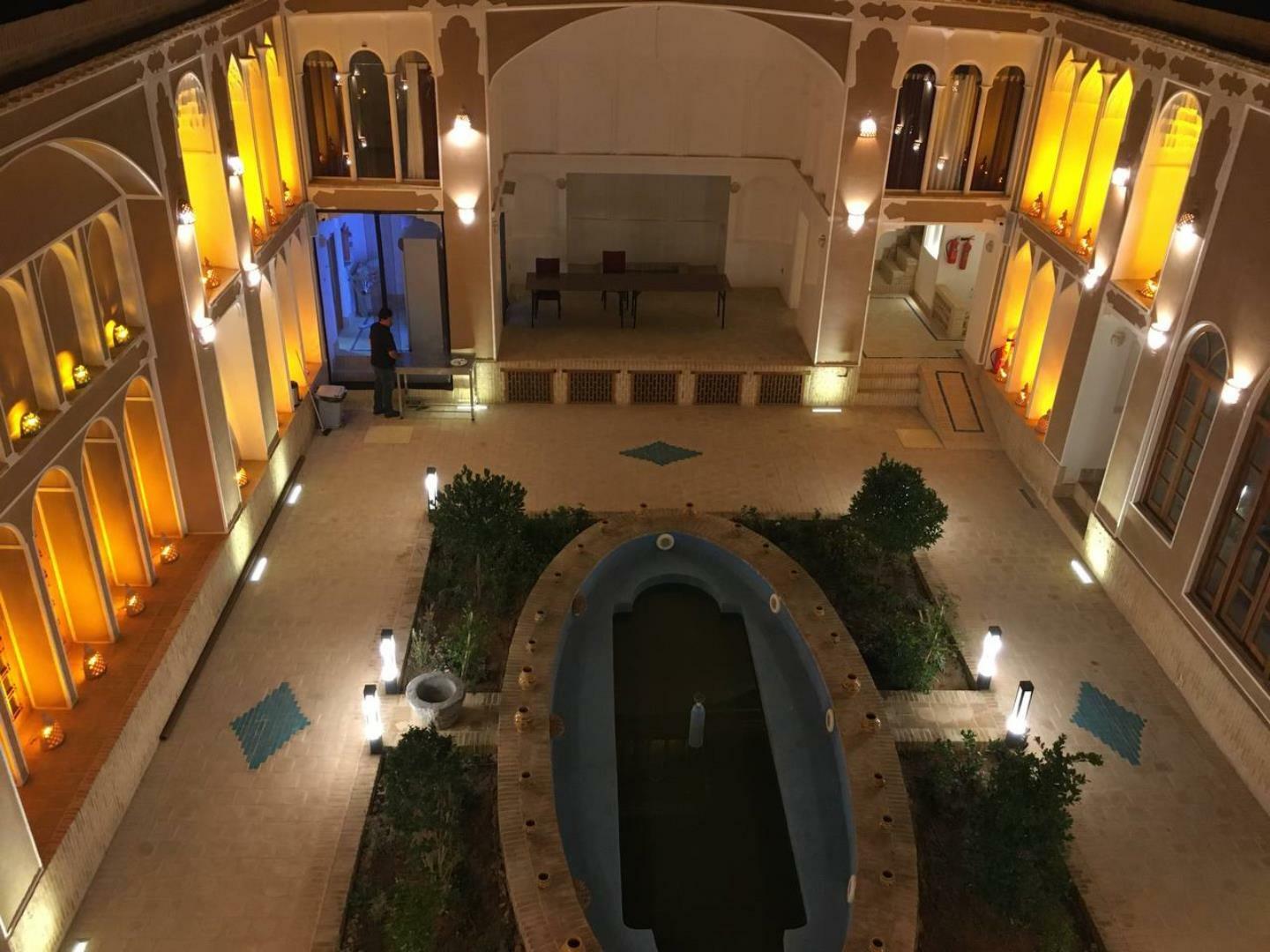 Negin Pasargad, Yazd
