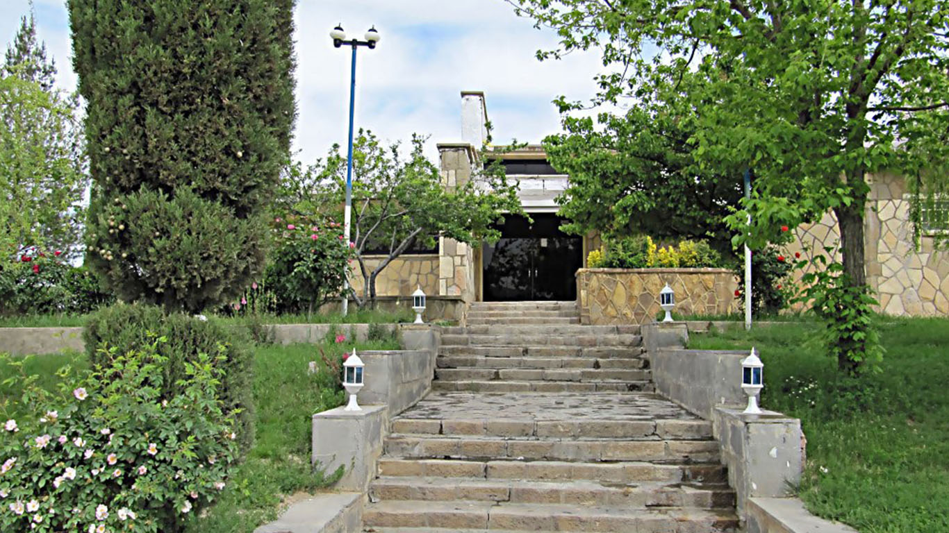 Yasouj Tourist Hotel