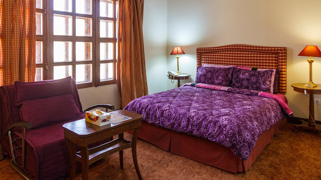 Parsian Tochal Hotel