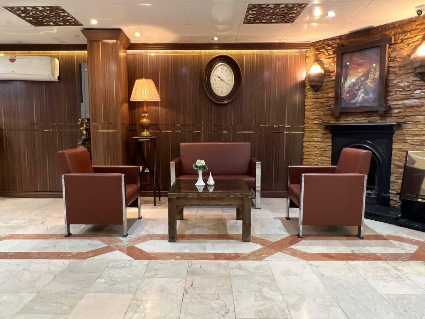 Ideal, Tehran