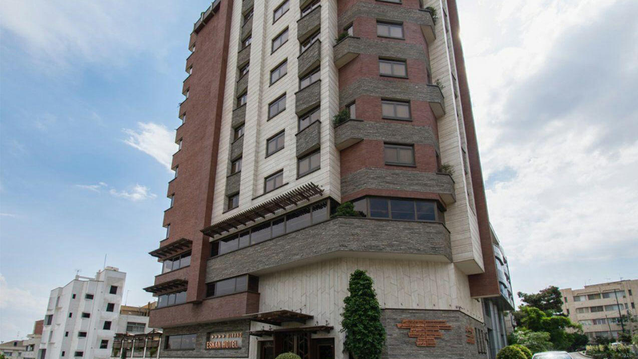 Eskan Alvand Hotel