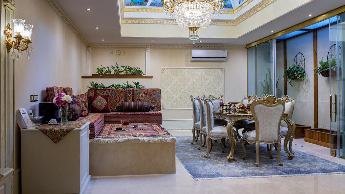 Simorgh Hotel