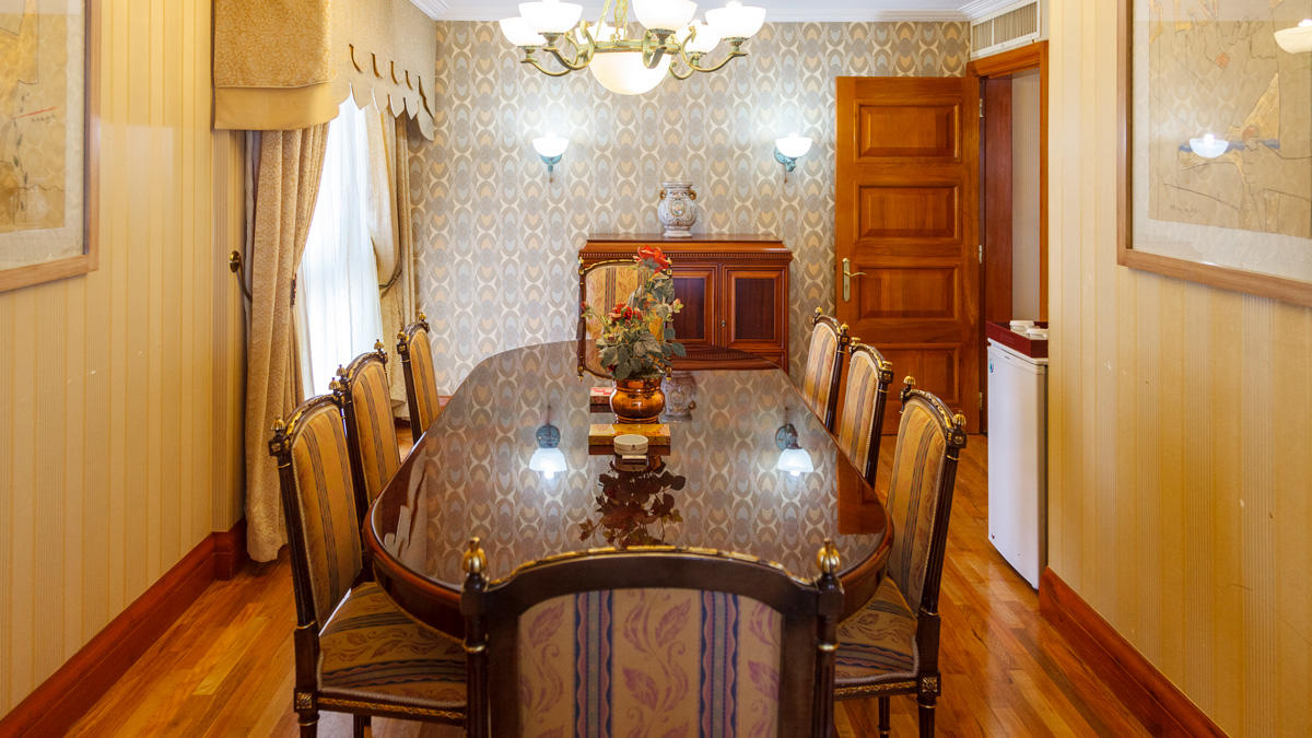 Parsian Esteghlal Hotel