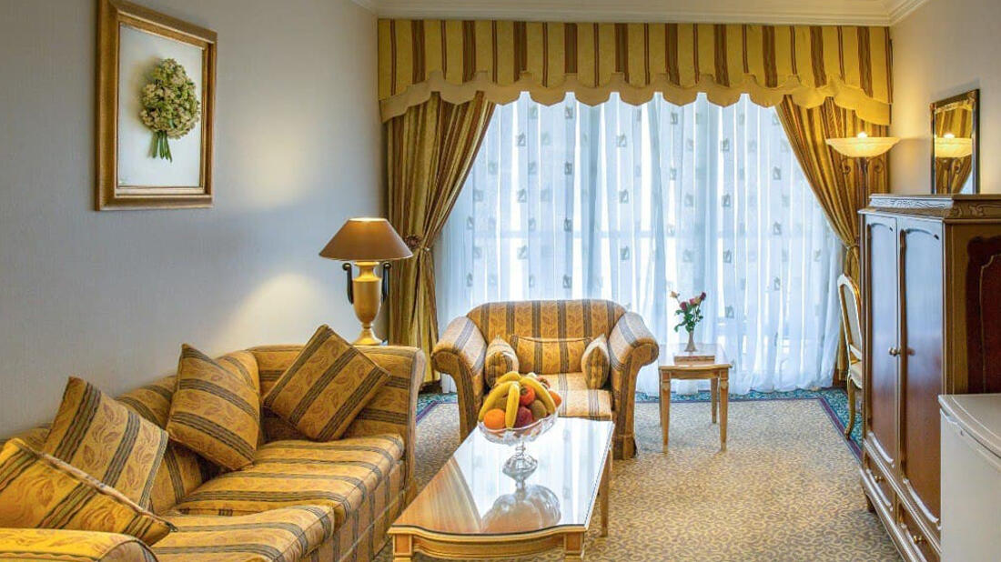 Parsian Esteghlal Hotel