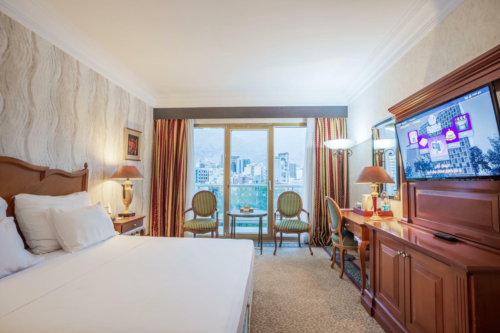 Parsian Esteghlal Hotel