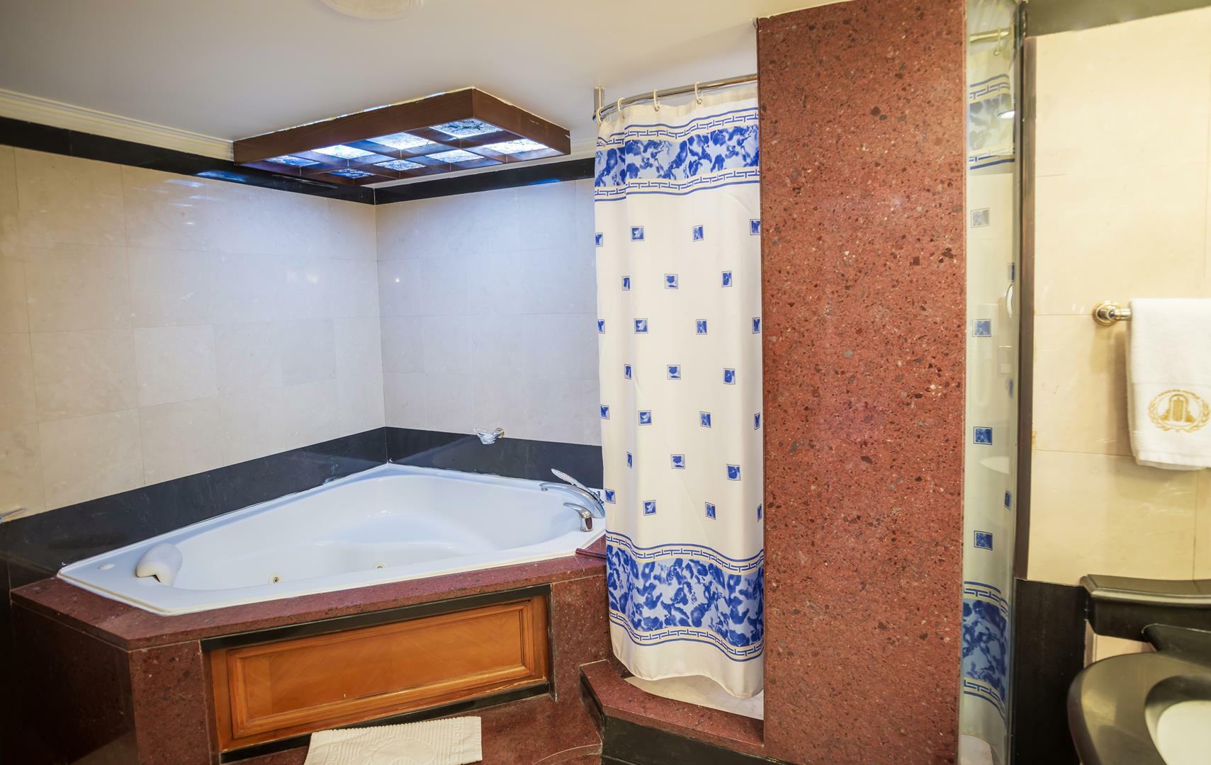 Parsian Esteghlal Hotel