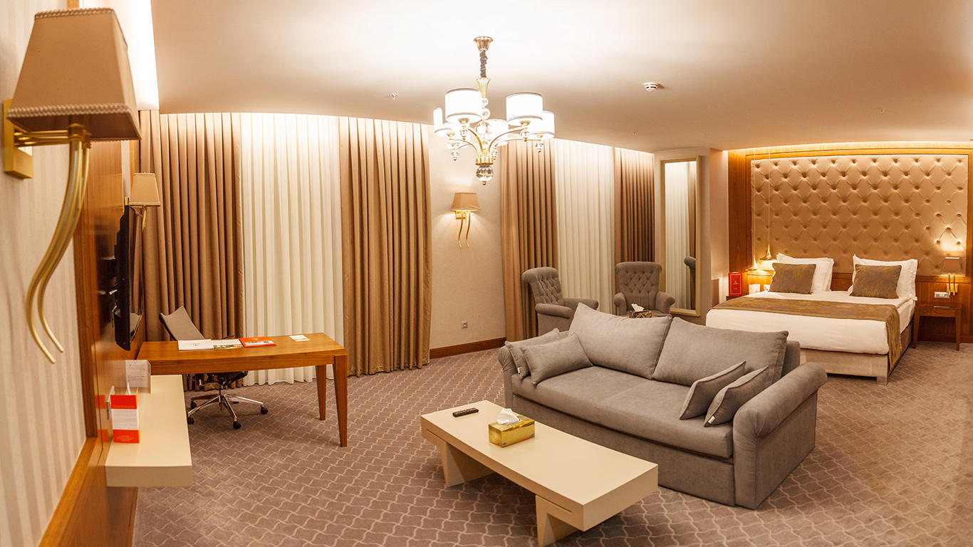 Laleh Park Hotel Tabriz, Tabriz — photo 1