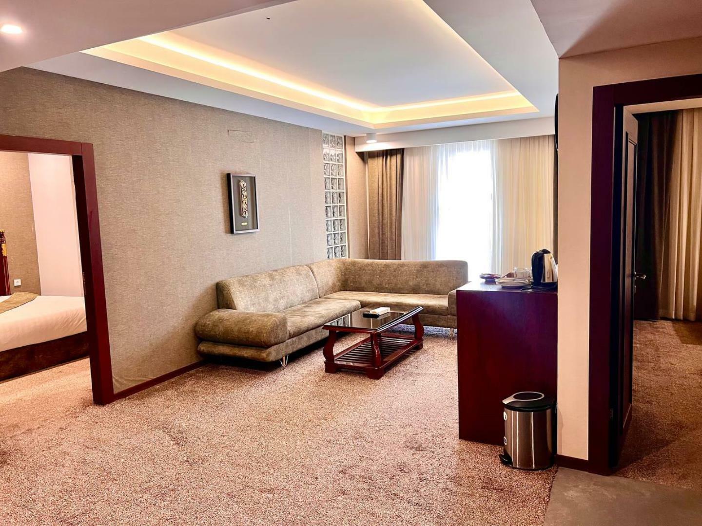 Qasr-Al-Ziafat Hotel