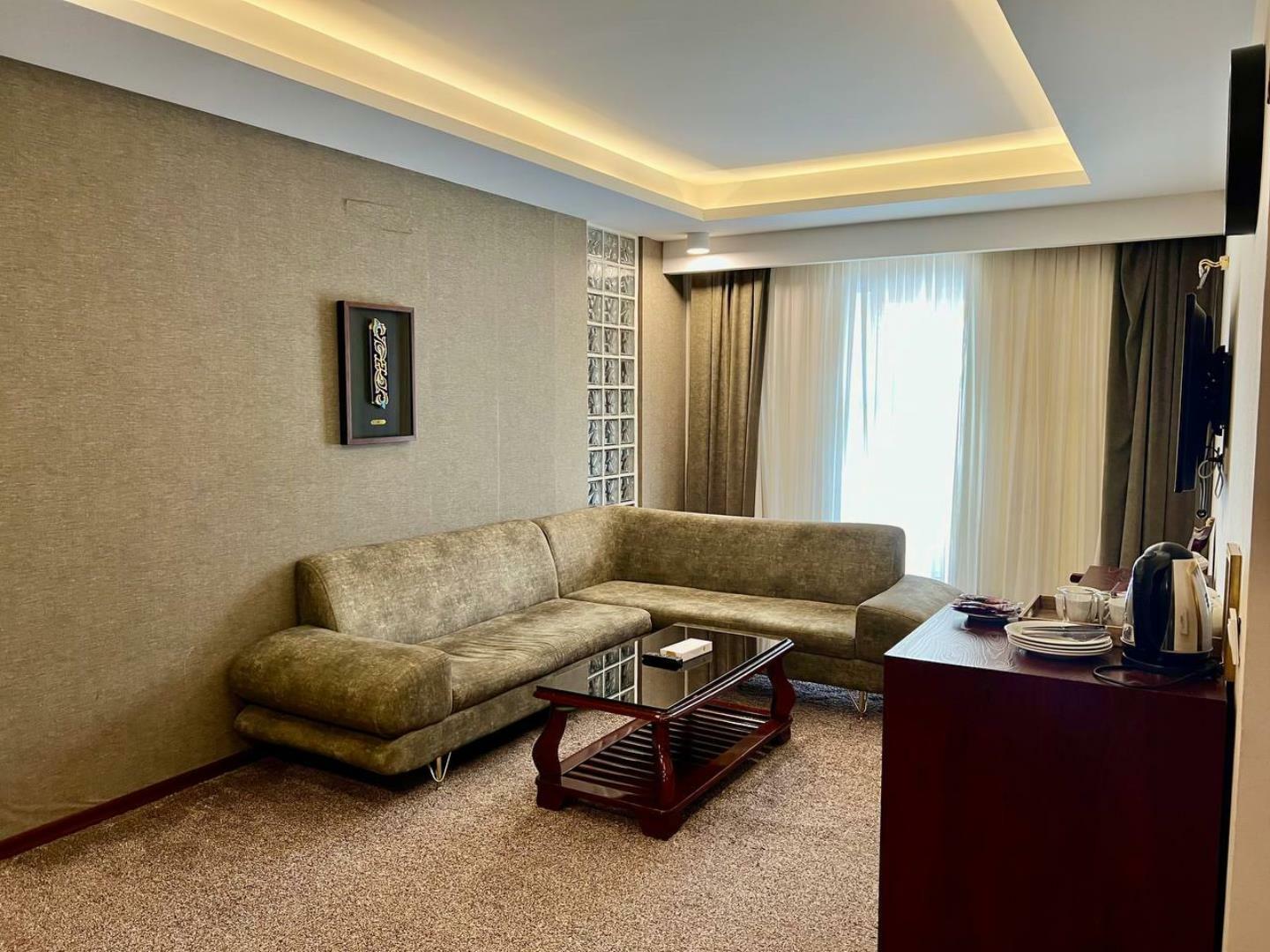 Qasr-Al-Ziafat Hotel