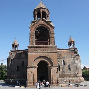 اچمیادزین 