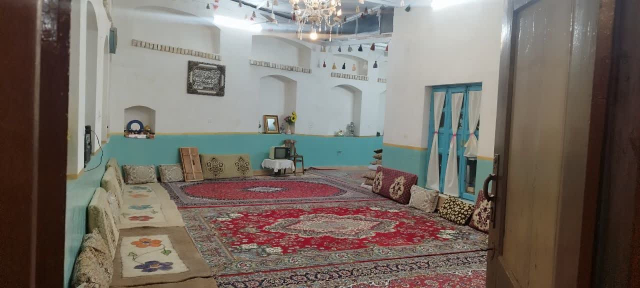 اقامتگاه بومگردی گلک بانو کاشمر واحد بزرگ کدخدا