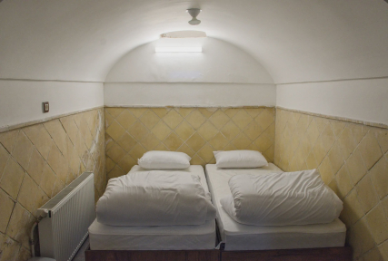 ویلا گلشن (اتاق کشمال) با صبحانه رایگان