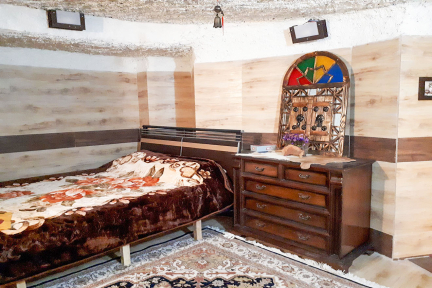 اقامتگاه بومگردی عمارت سنگی اسکو واحد 1