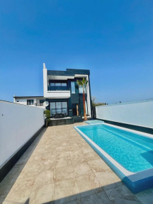 ویلا استخردار آبگرم با آبشور برای آب درمانی قنبری