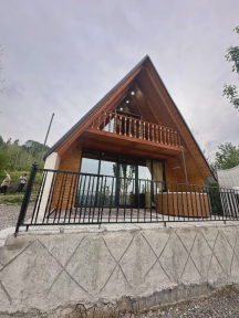 کلبه سوئیسی آیدا با جکوزی