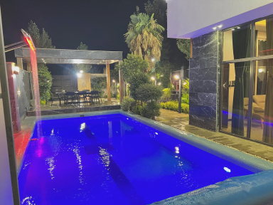 ویلا استخردار آبگرم شهرکی جم