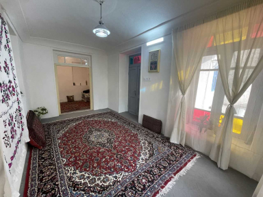 اقامتگاه بومگردی احمدیان کیا هاشمی مشهد اتاق گلدخت