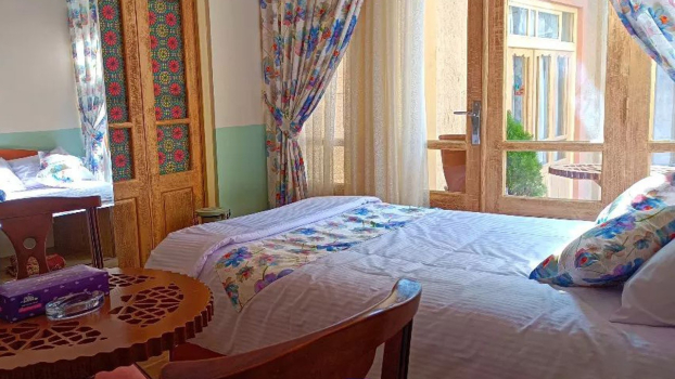 بومگردی رز ۳ اقامتگاه سنتی بیتوته تصاویر هتل