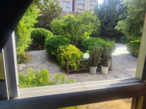 اتاق‌خواب به حیاط