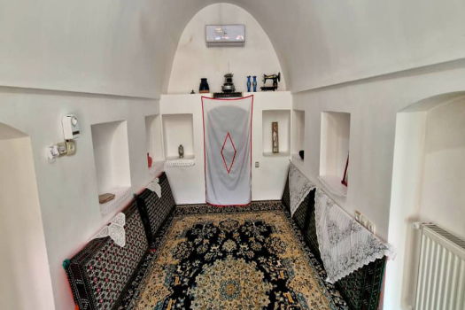 اقامتگاه اذر گوی سرخه - سمنان