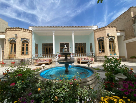 اقامتگاه سنتی 4 حیاط