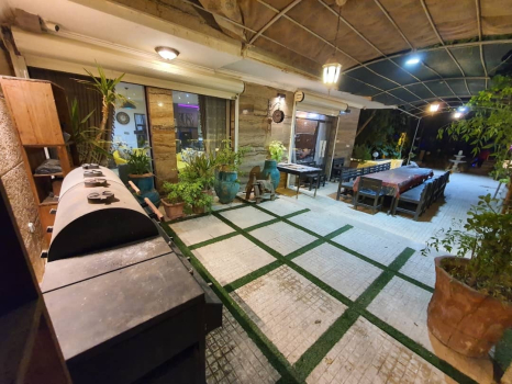 باربیکیو و میز و صندلی