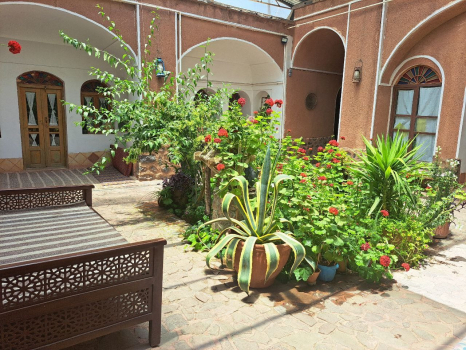 حیاط