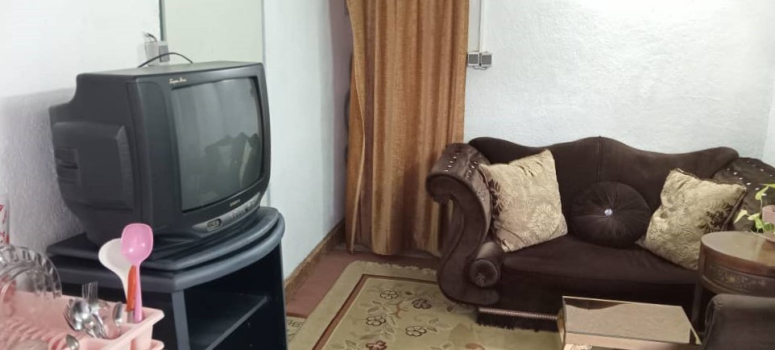 سوئیت ویلایی مبله تک خواب در قادیکلا اتاق پذیرایی