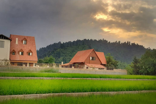 ویلا چوبی تریپلکس دوخوابه الماس نجفیان - اسالم