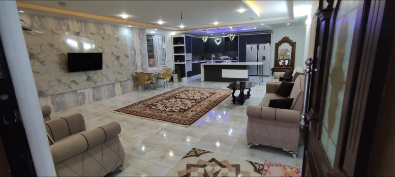 نمای طبقه اول از درب ورودی