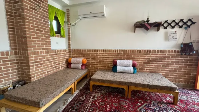 اقامتگاه بومگردی گلجان زنجان سوئیت سوسن چلچراغ