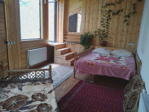 کلبه استخردار آبگرم بهشت
