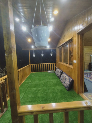 کلبه چوبی جنگلی شاهان