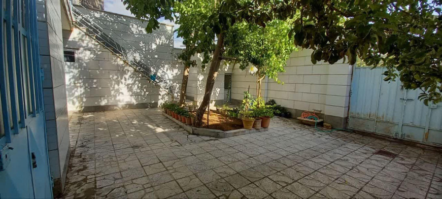 حیاط سوئیت "مهدوی" در سمیرم