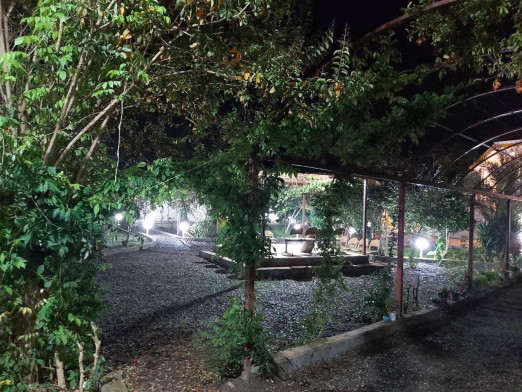 واحد دواتاقه سنتی بالای همکف با بهار خواب بزرگ