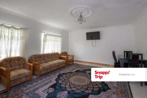 اتاق پذیرایی ویلا دربست نزدیک ساحل گیسوم واحد ۲