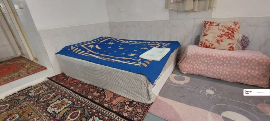 سوئیت عطار نزدیک به مقبره خیام
