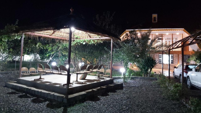 واحد دواتاقه سنتی بالای همکف با بهار خواب بزرگ