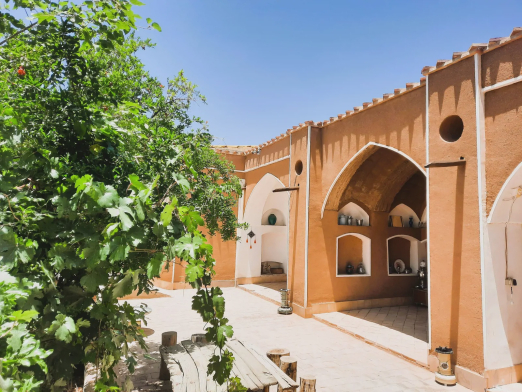 ویلا خانه مادری(اتاق نارگون)