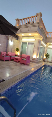 حیاط ویلای "Vip رویال"