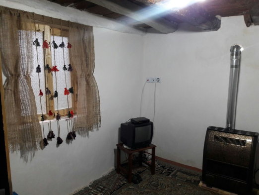 اتاق پذیرایی خانه سنتی قلعه رودخان