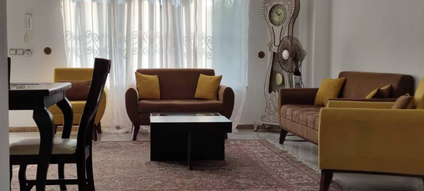 اتاق پذیرایی واحد مبله دربست ساحلی در نوشهر