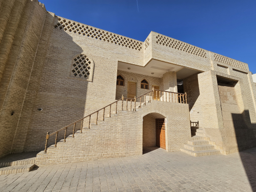 مجتمع گردشگری عمارت حاکم ساوه نمای بیرونی مجتمع گردشگری عمارت حاکم ساوه اتاق چهار تخته مینا