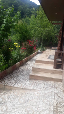 ورودی ویلای دوخواب روبه جنگل و رود جوارم سوادکوه