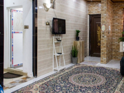 اتاق پذیرایی ویلای نوساز ساحلی دارای دو خواب