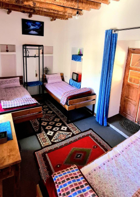 بومگردی خانه صلاحی اردکان سوئیت سه تخته