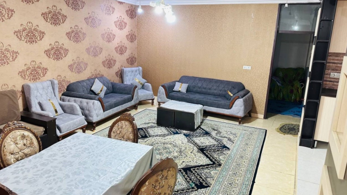 اتاق پذیرایی اقامتگاه مرکز شهر سنایی ۱